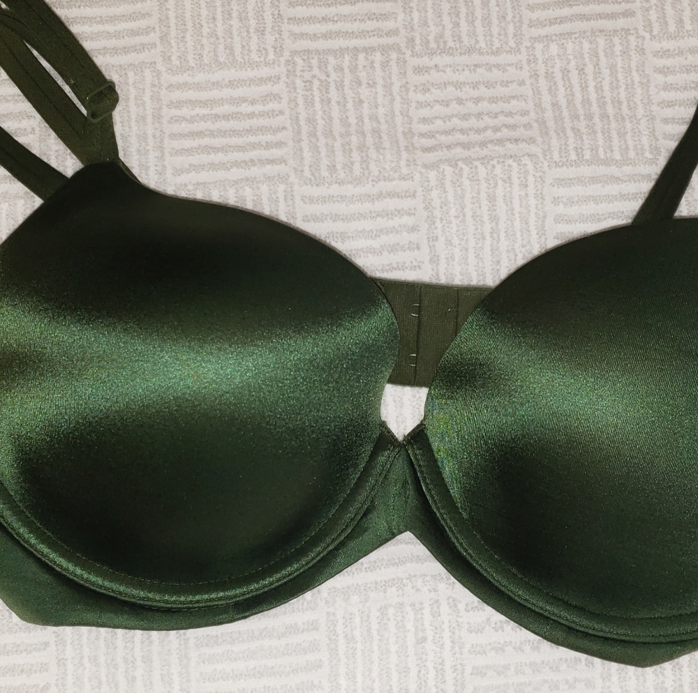 Victorias Secret  T shirt bra